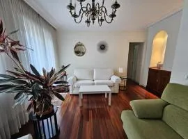Bright apartment in Parque Etxebarria with parking