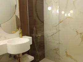 Spacious & Near the Subway, hotel en Amadora