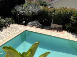 Villa au calme, piscine et vue imprenable