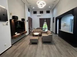 Eiffel Villa Homestay