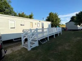 Singh&Leite Family caravan for 10 people with 2toilets and lovely Decking