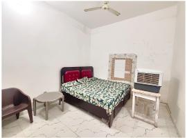 HOTEL SHREE MATE Near Shri Hanuman Garhi Mandir - Junction Railway Station - Fully Air Conditioned Room- A Top Rated Hotel, hotel v destinaci Ayodhya