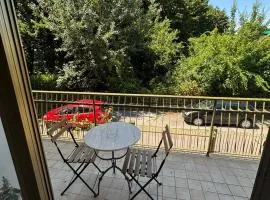 House in the park! Free parking and convenient to Venice