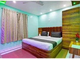 HOTEL THE ASHRAY Near Golden Sea Beach And Jagannath Temple - Fully Air Conditioning Hotel - All Rooms Spacious & Luxuary - Lift - Restaurant and Parking Facilities - A Top Rated Luxuary Hotel