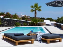 Amor Hideaway Villas, self catering accommodation in Fira