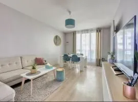 House D by 1 minute metro for PARC EXPO and ORLY
