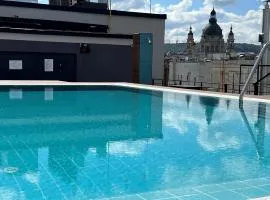 Luxe Studio in City Center with FREE Parking
