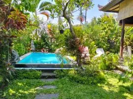A Lush Tropical Villa in Ubud Rice Fields