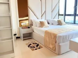 Chevalra Luxury TRI-ZEN Apartment in Central Colombo - Galle-Face & Lotus Tower View