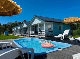 Domki Kapitana, Hotel in Bobolin