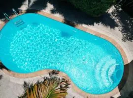 Leon Oasis Nai Harn
