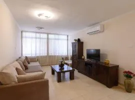 חלום בכנרת- דירה נעימה עם 3 חדרי שינה בטבריה