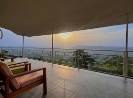 1 Bedroom Sunset & Mountain View Chalet in Aburi, hotel v destinaci Aburi