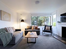 Tidy & Comfortable 2-Bed Home with Study – Close to Town, hotel a Ulverstone