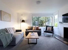 Tidy & Comfortable 2-Bed Home with Study – Close to Town