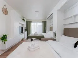 Bohomolca Chic Studio with Garden by BookingHost