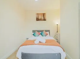 Entire 3 Bedroom House, Salford 20