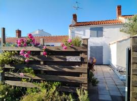 Noirmoutier house 6 to 8 people, hotel v destinaci Noirmoutier-en-l'lle