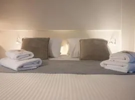 KLA Luxury Boutique Suites by WESTBOOKING GR
