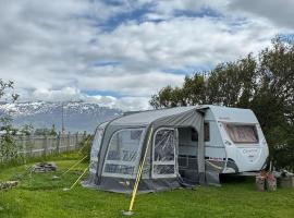 Viðarholt Base Camp, hotel en Litli-Árskógssandur