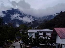 Sling & Stone Mountain Suites, khách sạn sang trọng ở Kundasang