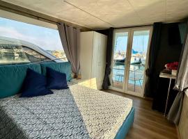 Houseboat Andora Riviera Luxury, alojamiento en un barco en Andora