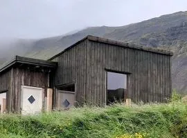Lake cottage with excellent view