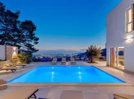 Luxury Villa Seventh Heaven with heated pool, hot-tub, gym, panoramic views on town Split