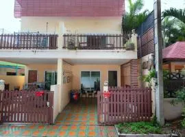 small posh villa near Pattaya Walking Street and Jomtien Beach
