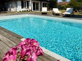 Sukha surf lodge, hotel v destinaci Lit-et-Mixe
