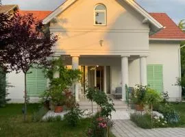 Villa Rosa Centre