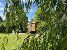 The little shepherds hut, hotel v destinaci Brinkworth