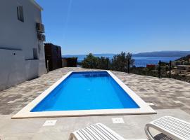 Villa TOP HILL with Private Pool，位于马卡尔斯卡的酒店