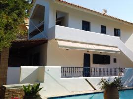 Gianni's village home, pet-friendly hotel in Egina