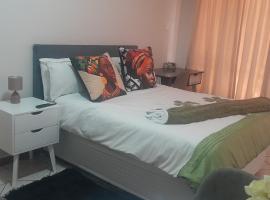 TANS Garden Cottage, cottage ở Centurion