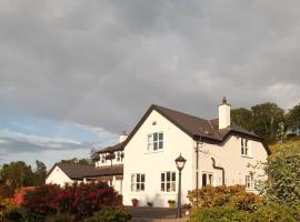 mature 4 bedroom home with relaxing garden and wonderful views, hotel v destinaci Carlow