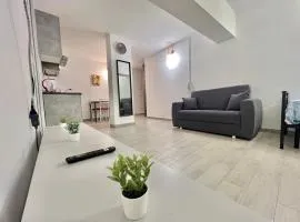 Abruzzi Home, delizioso appartamento e confortevole accanto a Metropolitana Linea Verde, con parcheggio gratuito in strada