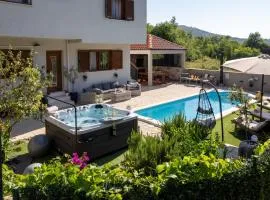 Villa Ivona with swimming pool and jacuzzi