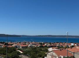 Dragon Paradise - Sea View, Garden & Marina Split Riviera, villa in Ka&scaron;tela