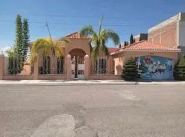 Residencia con Alberca privada y 4 Habitaciones