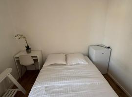 Chambre à 20 minutes de Paris NOTRE DAME, APPARTEMENT COMMUN, Hotel in Épinay-sur-Seine