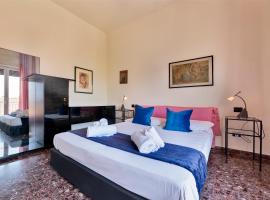 GOLDEN LUXE - Crispi Apartment in Lido di Camaiore，位于利多迪卡马约雷的酒店