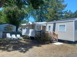 Mobil-home 3 chambres、サン・ジャン・ド・モンのキャンプ場