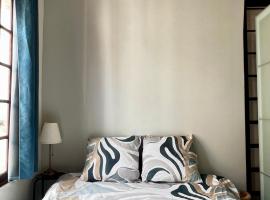 Cosy Saint Paul, homestay di Paris