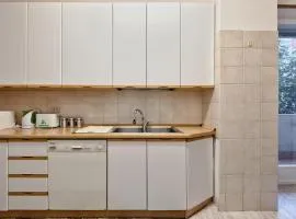 Leonardo apartment
