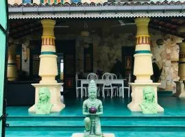 Villa Crown Waves