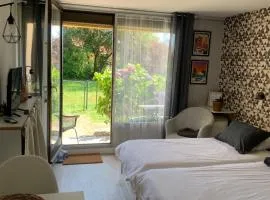 Studio touristes curistes , jardin terrasse