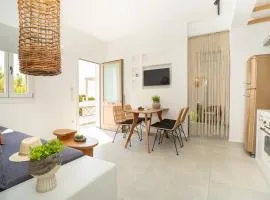 Aurora Apartment (Pera Gialos)