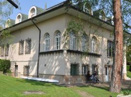 Villa Székely, готель у місті Леоньфолу