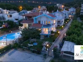 SeafrontGardenHouse Villa